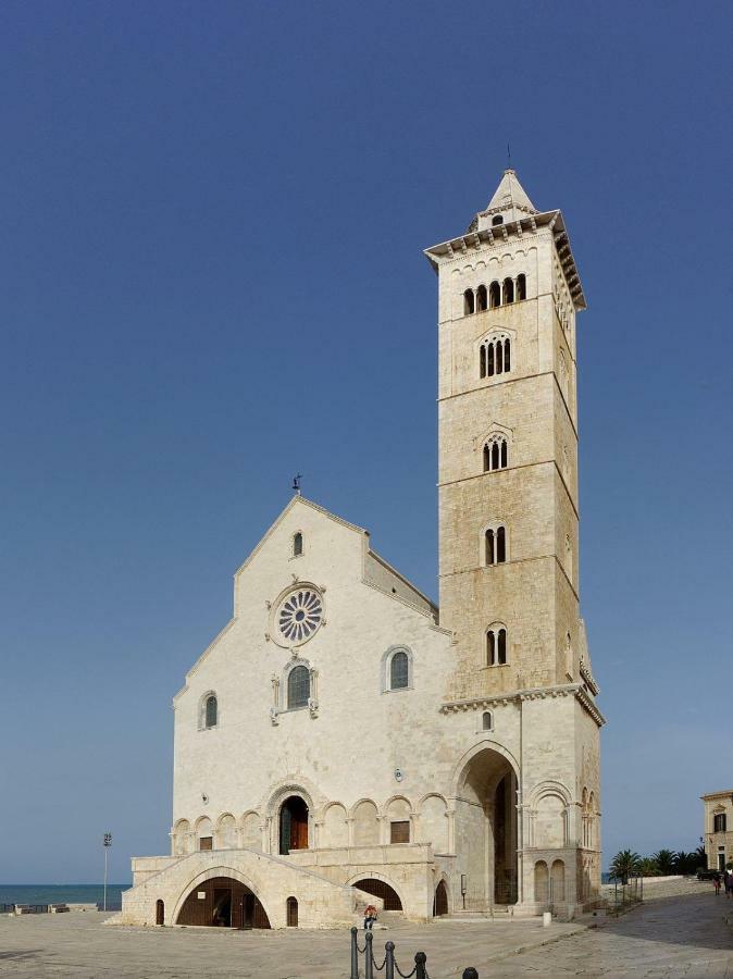Casa Vacanze Belleville Trani Exterior photo